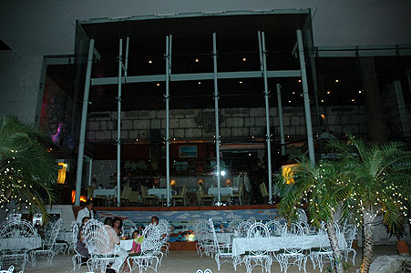 Anniversary dinner Nov. 1, 2010 Cancun 007.JPG